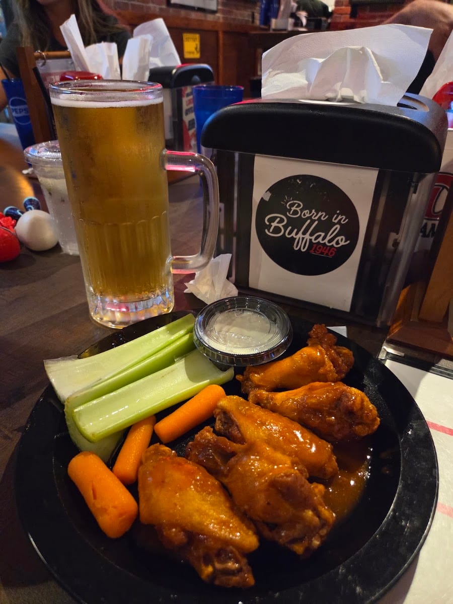 Duff’s Famous Wings, photo 4