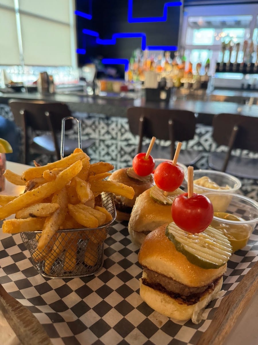 Agasi 7: Rooftop Bar + Kitchen