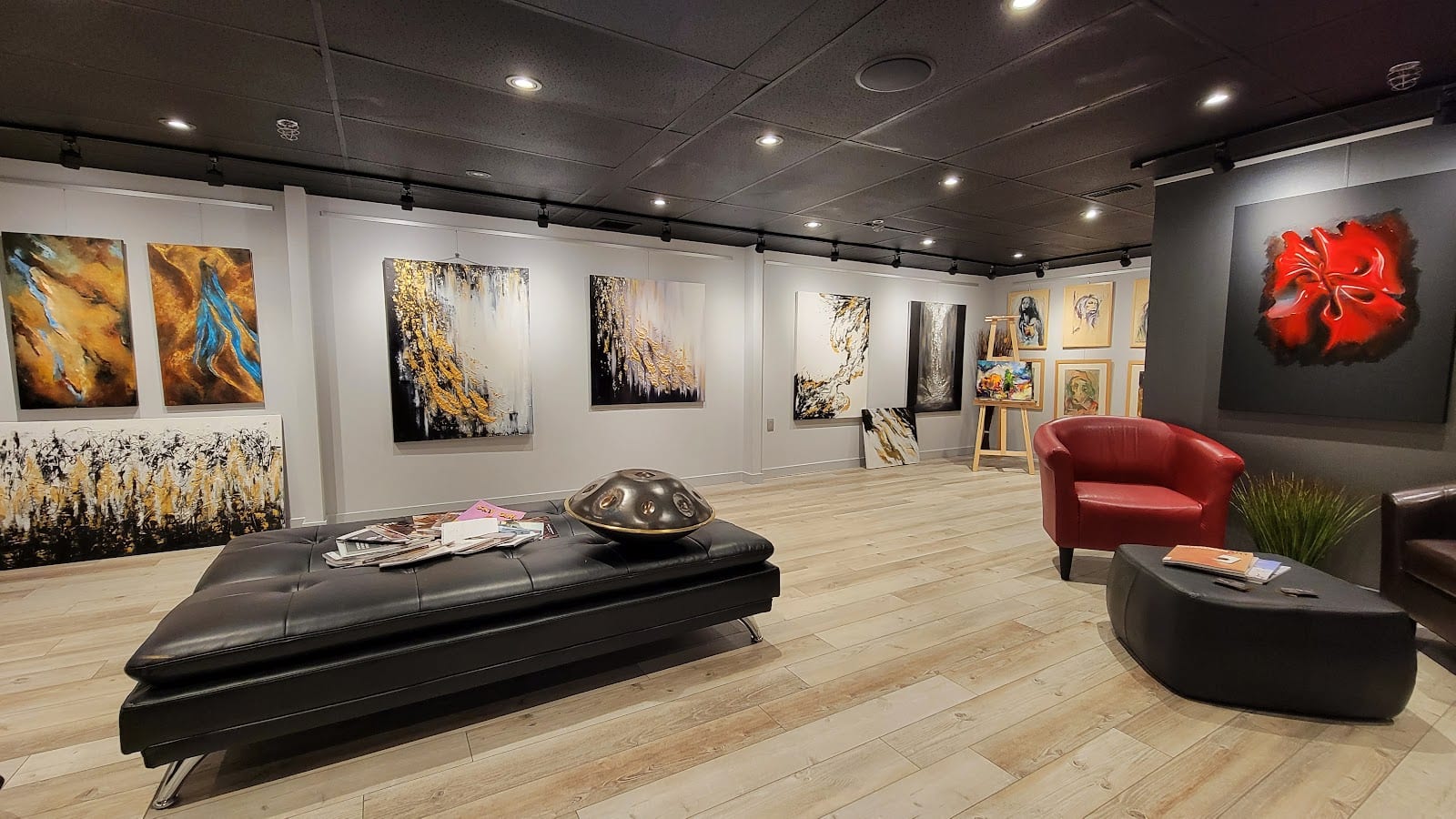 Unwind Art Studio and gallery, photo 2