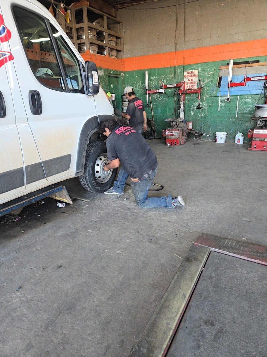 King's Tire Warehouse, photo 2
