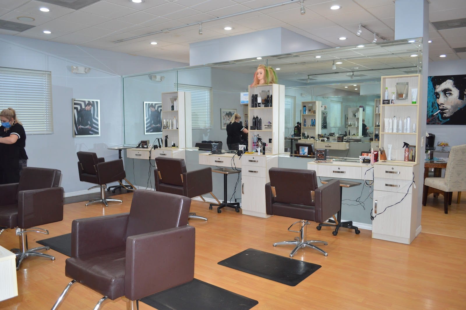 Illusions Salon & Spa, photo 2