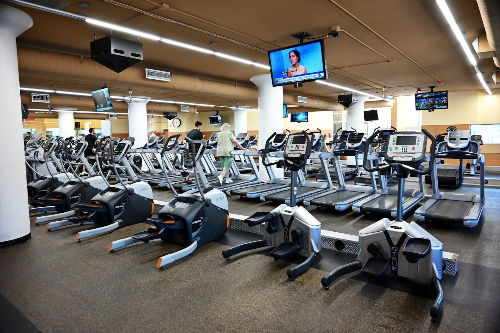 24 Hour Fitness, photo 2
