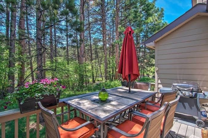 Spacious Estes Park Home on Big Thompson River!