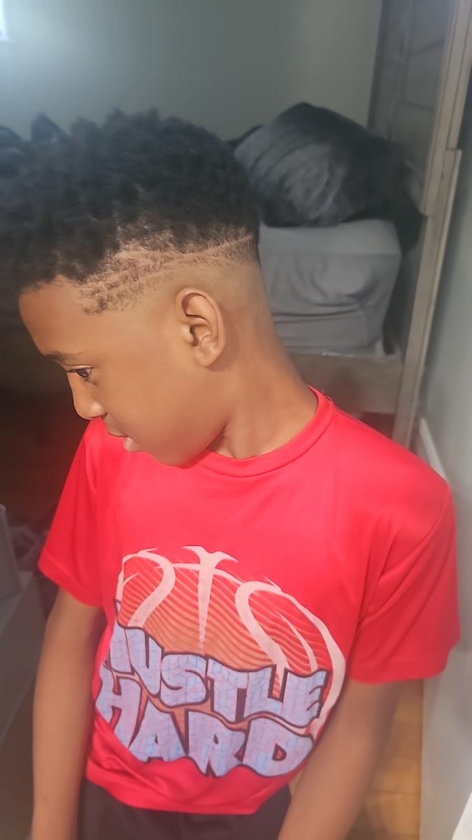 Mac's Barbershop Inc