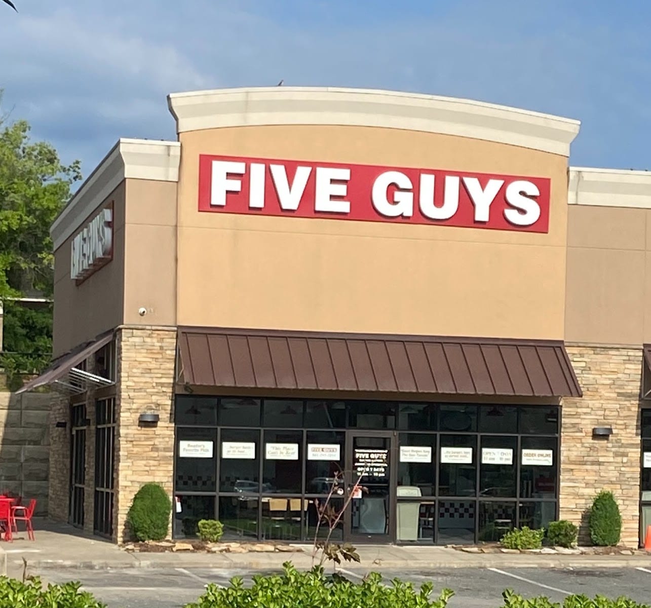 Five Guys, photo 2