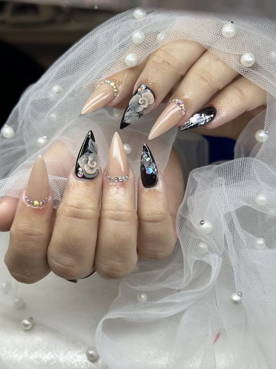Yeni's Nail & Hair