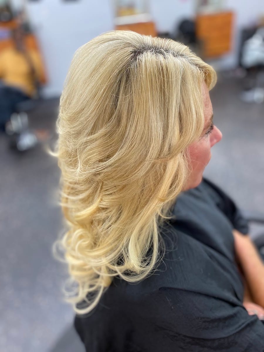Why Knot? Hair Salon, photo 3