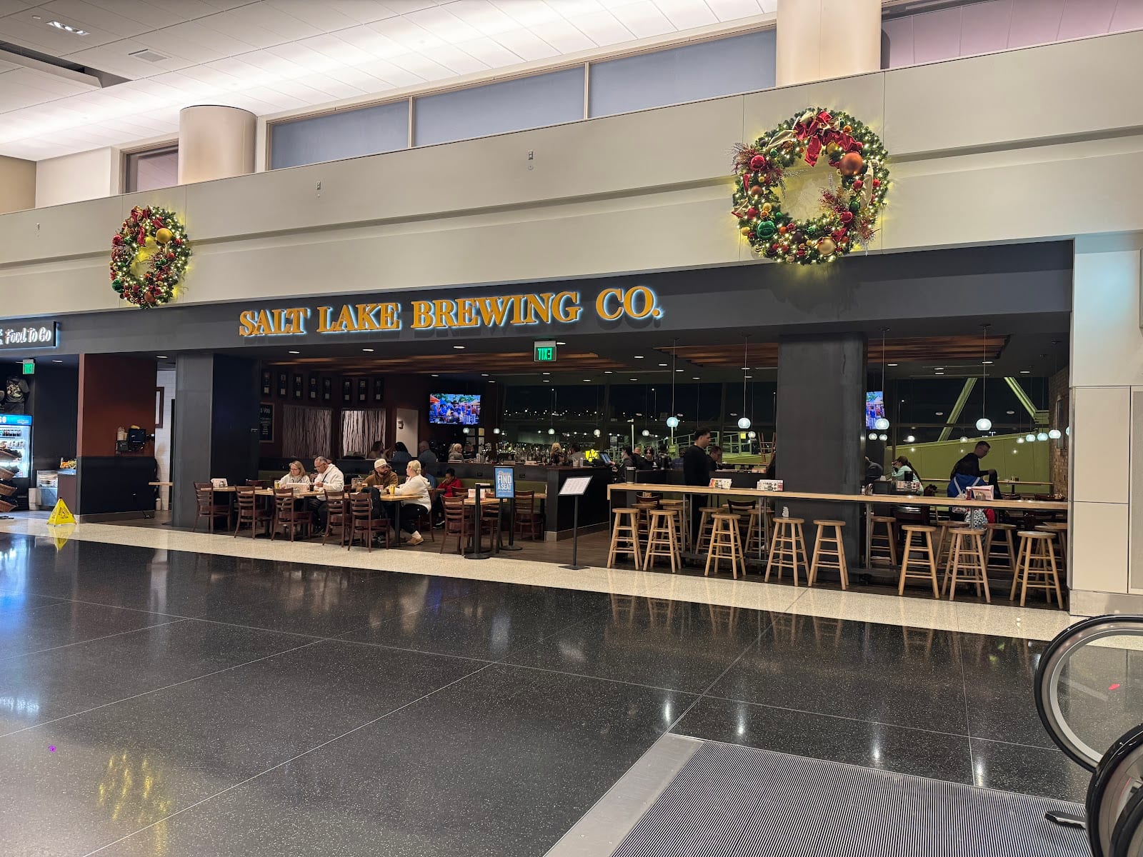 Squatters Pub Brewery Airport Concourse A, photo 2