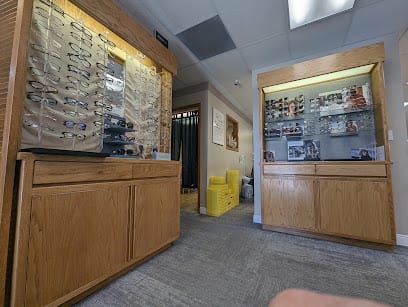 Advanced EyeCare Centers Centennial: Fincher Randolph E OD