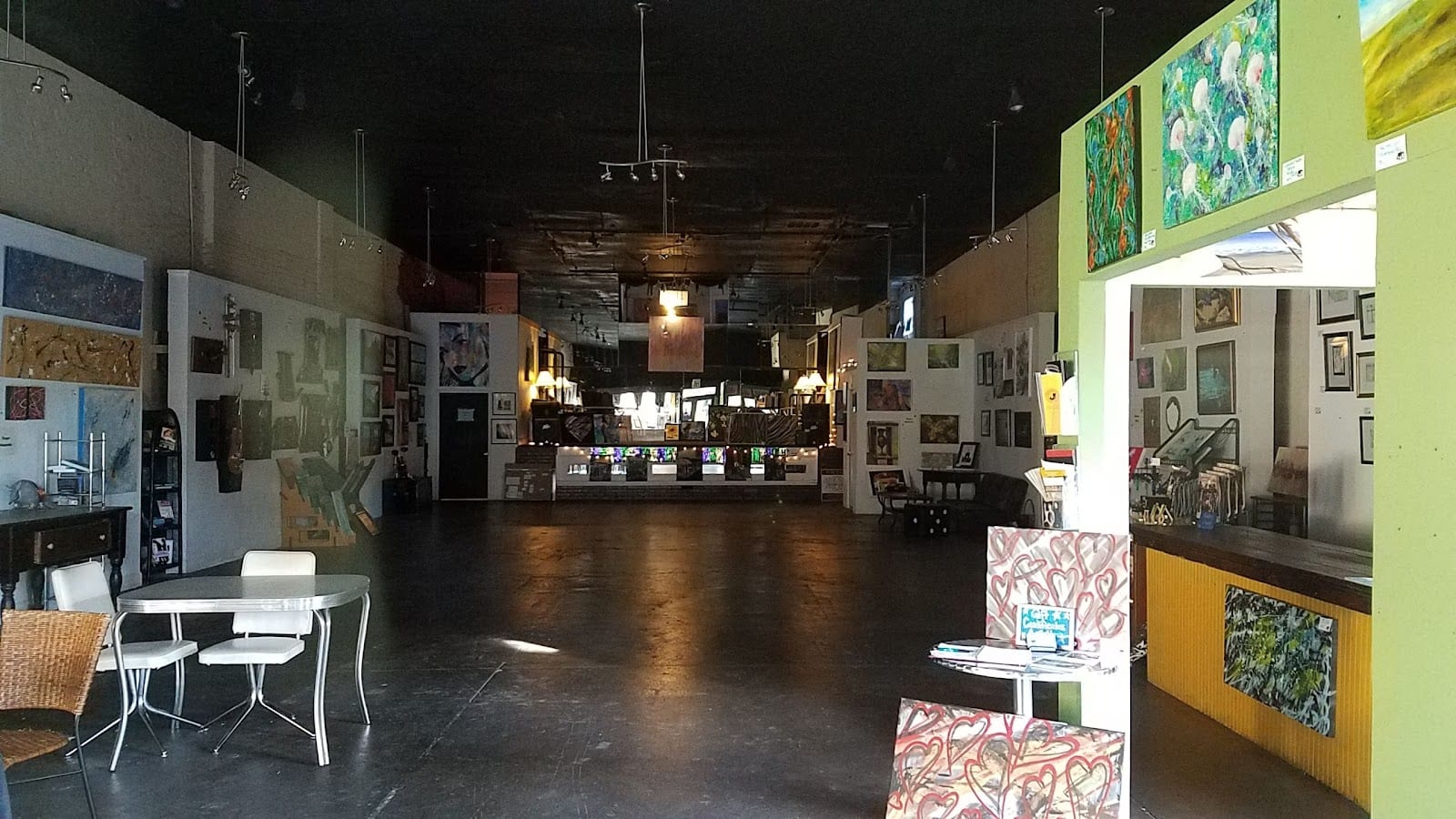 Gallery 450, photo 3