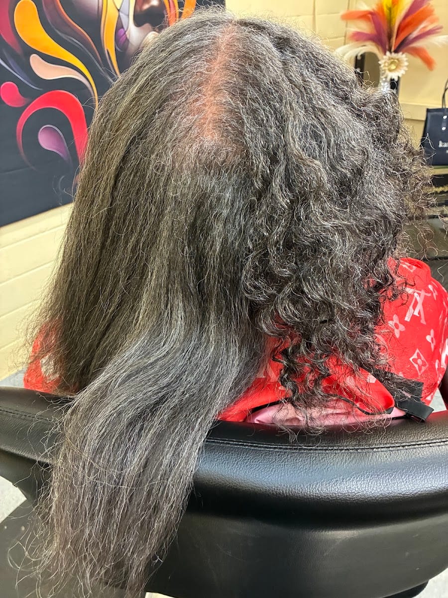 DeeZigns Hair Salon, photo 2