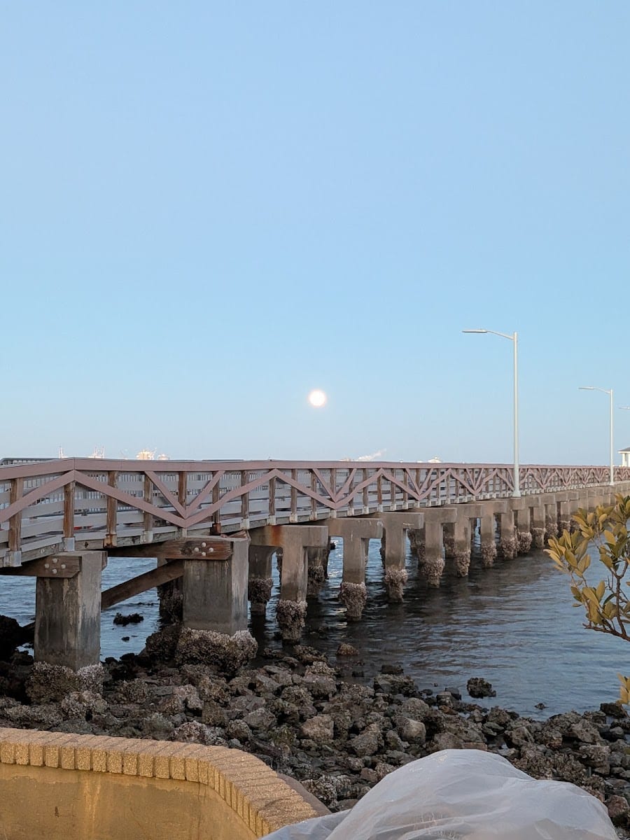 leon's (ice cream on pier), photo 2