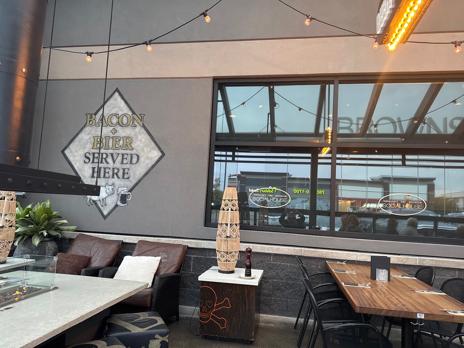 Browns Socialhouse Salisbury Gate