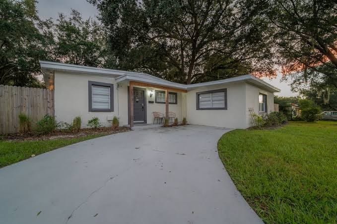 Tampa Getaway with Pickleball Court Pool and Gym - Three-Bedroom House