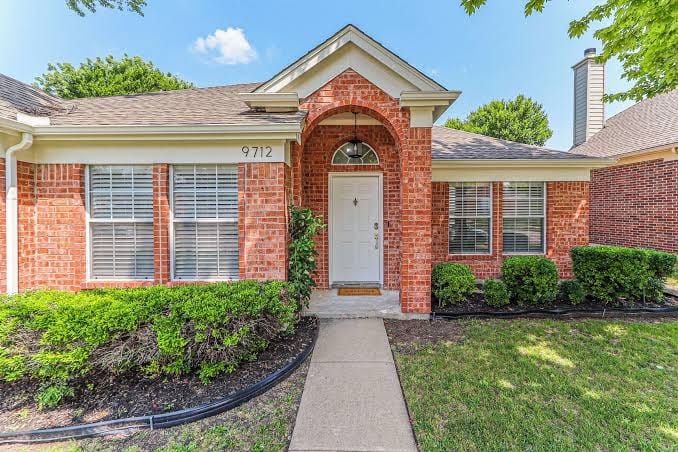 Upscale Home w/ Pool, Arcade & More!, photo 3