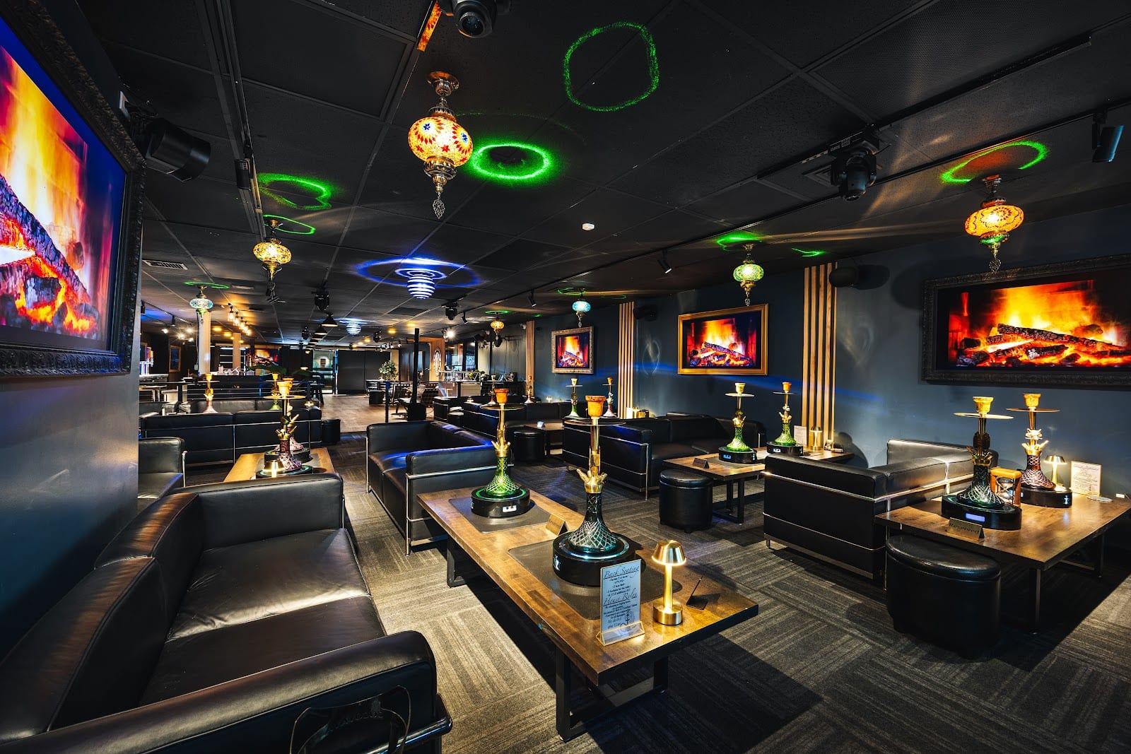 Hawaii's Luxury Lounge at Ground Level