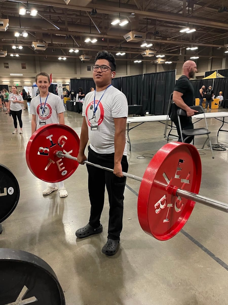 Huszka Weightlifting Club, photo 3