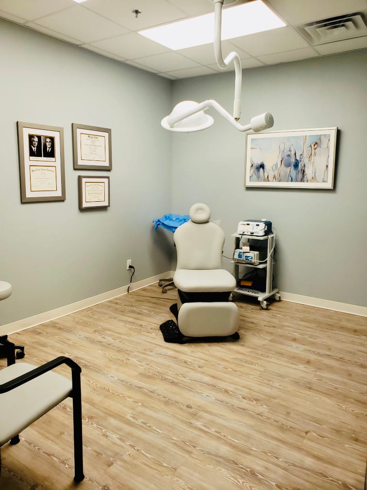 Stan N. Tolkachjov, MD, FAAD, FACMS, photo 2