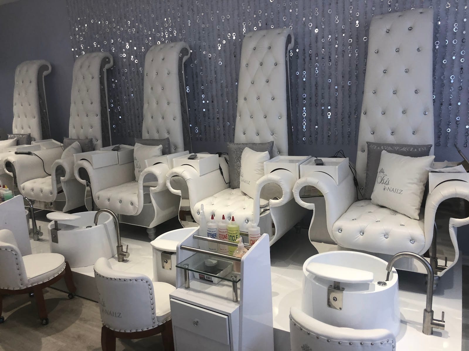 Isis Nailz Salon Spa