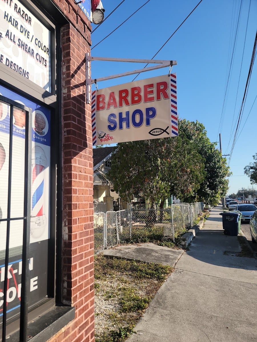 Barbers R Us plus Inc