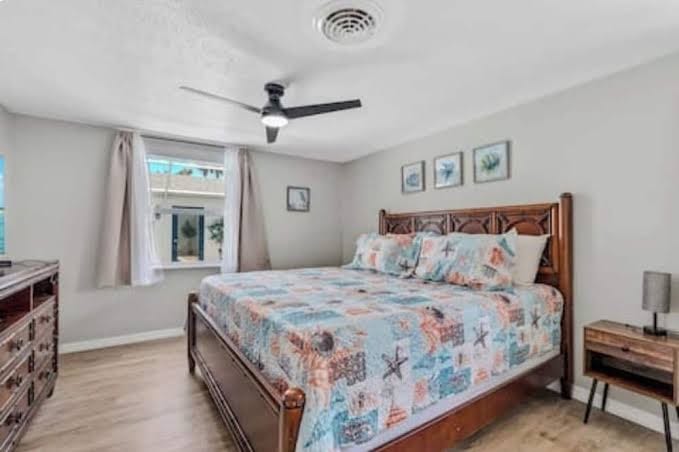 -Heated Pool-Arcade /Games-Bar-Fenced Yard-BBQ-6 Mi to Beach-, photo 3