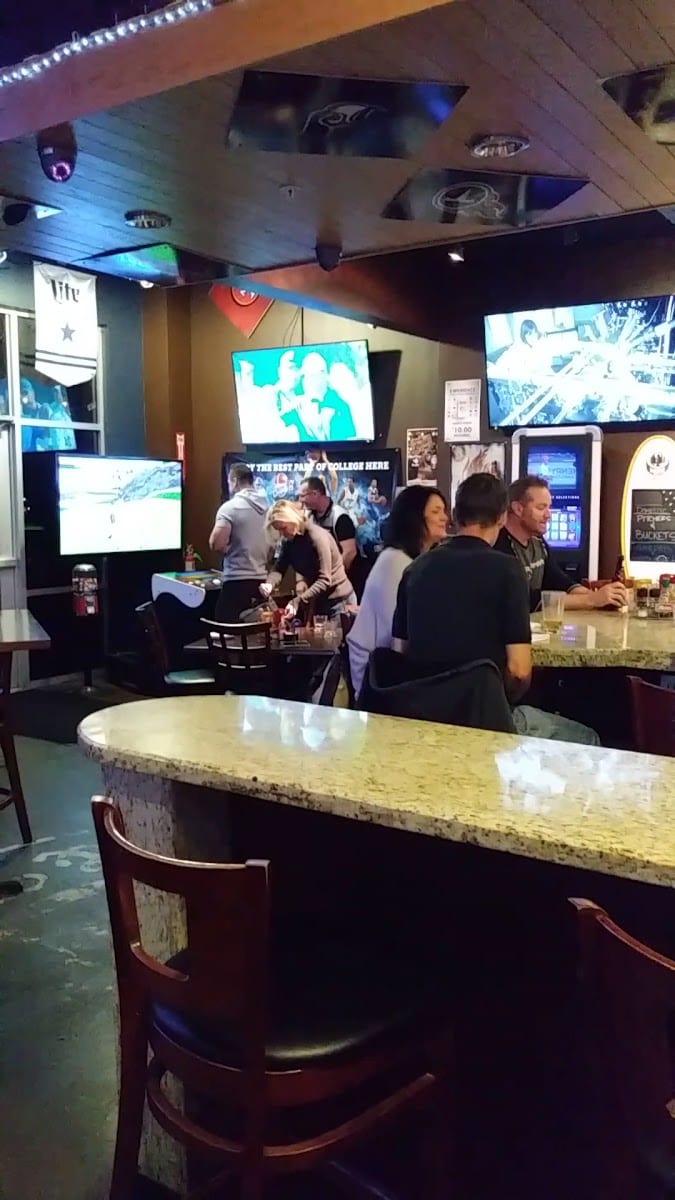 Tailgaters Sports Bar, photo 2
