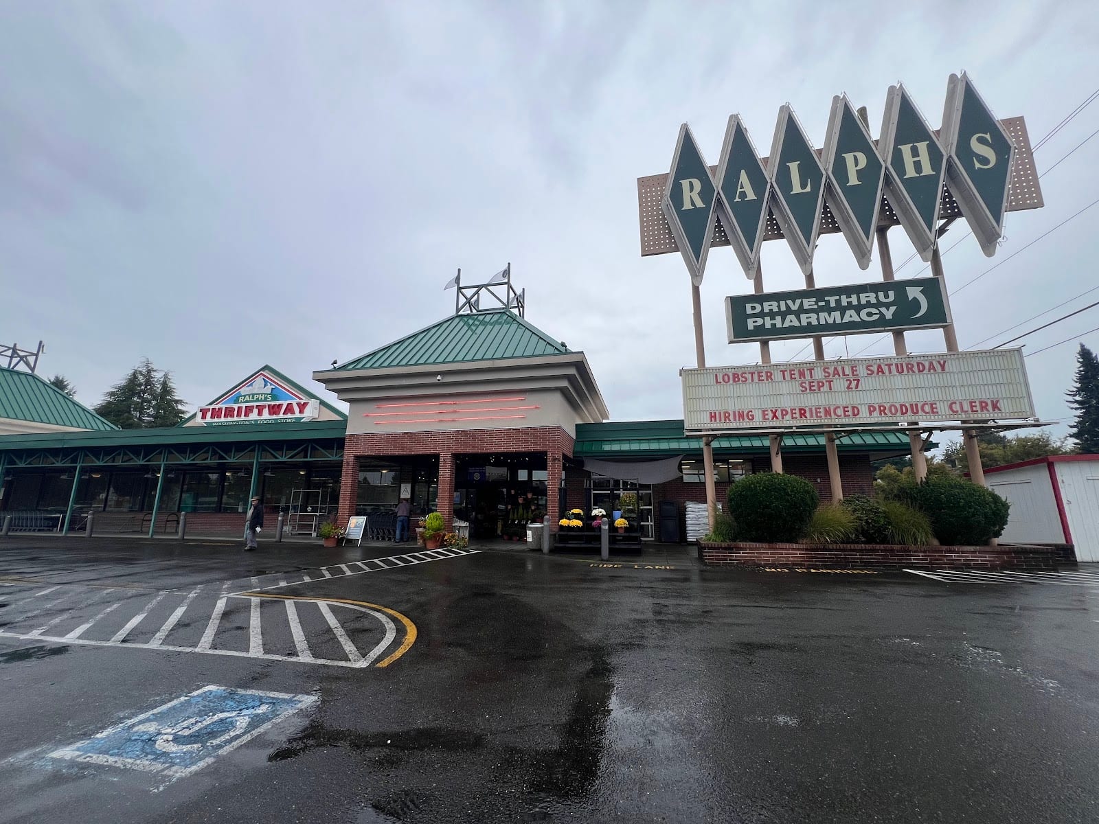 Ralph's Thriftway, photo 2