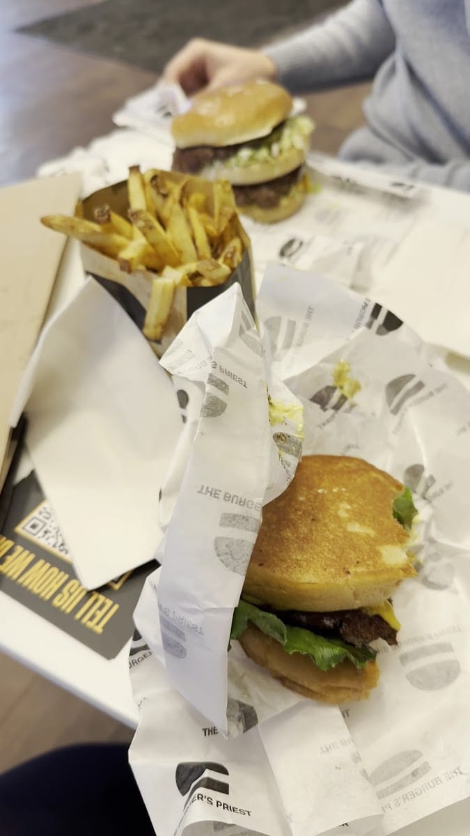The Burger's Priest, photo 3