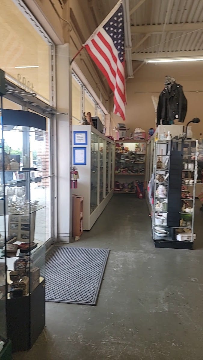 Antique Emporium Market Place, photo 3