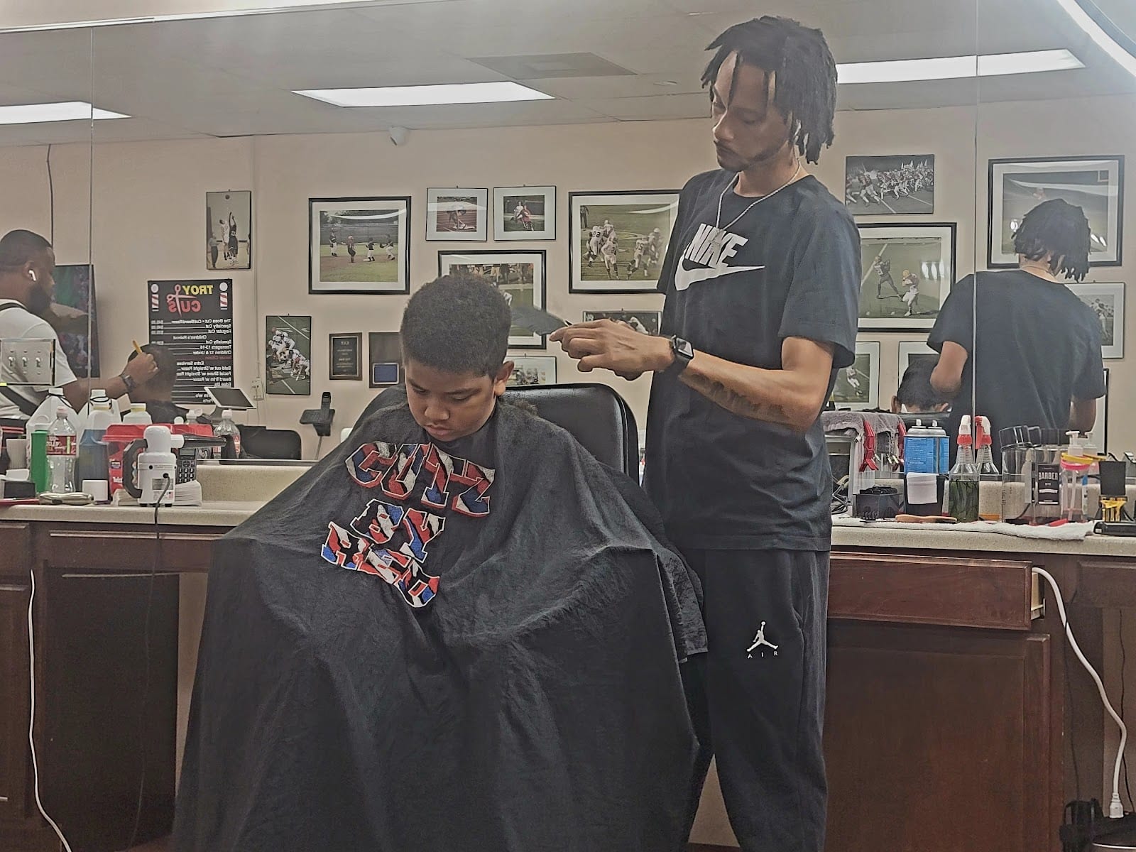 Troy Cuts Barber Shop, photo 3