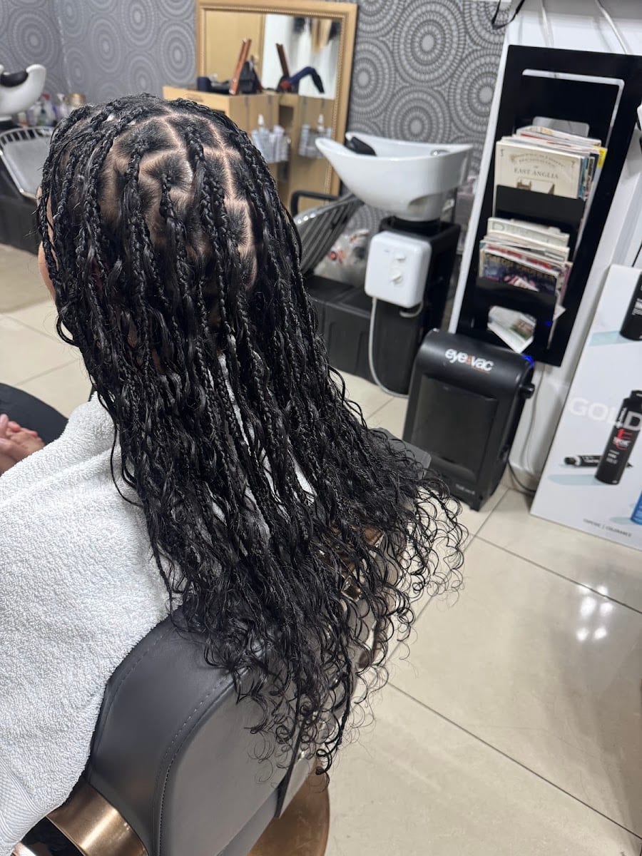 Heads Up Hair Home (H.U.H.H) Ltd, photo 2
