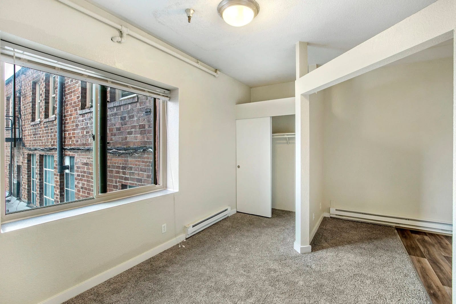 Elk's Apartments