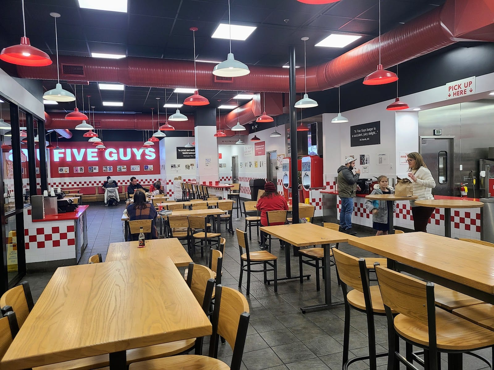 Five Guys, photo 2