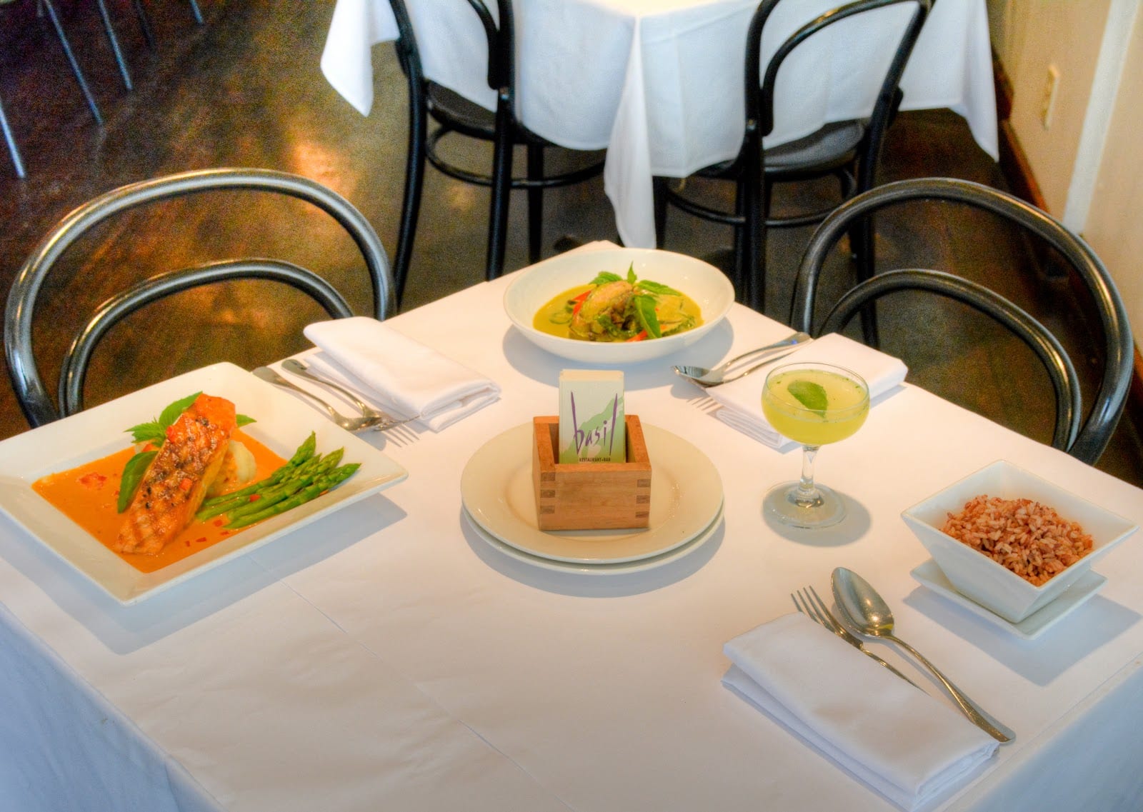 Basil Thai Restaurant & Bar, photo 2