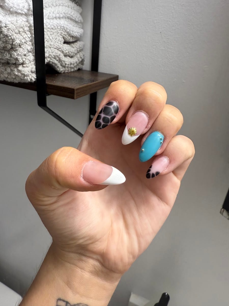 Clover Nails & Spa, photo 3