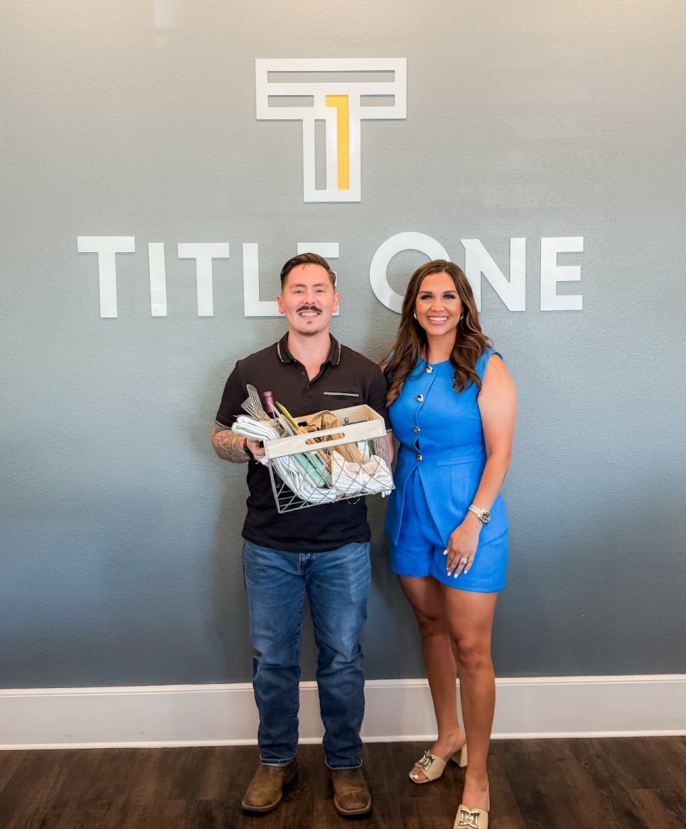 Linda Torres Realtor @ Better Homes & Gardens Real Estate Blu Realty