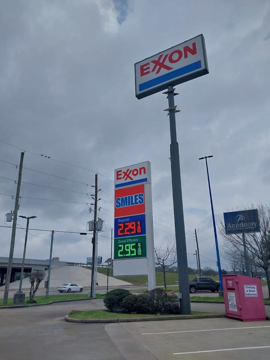Exxon, photo 2