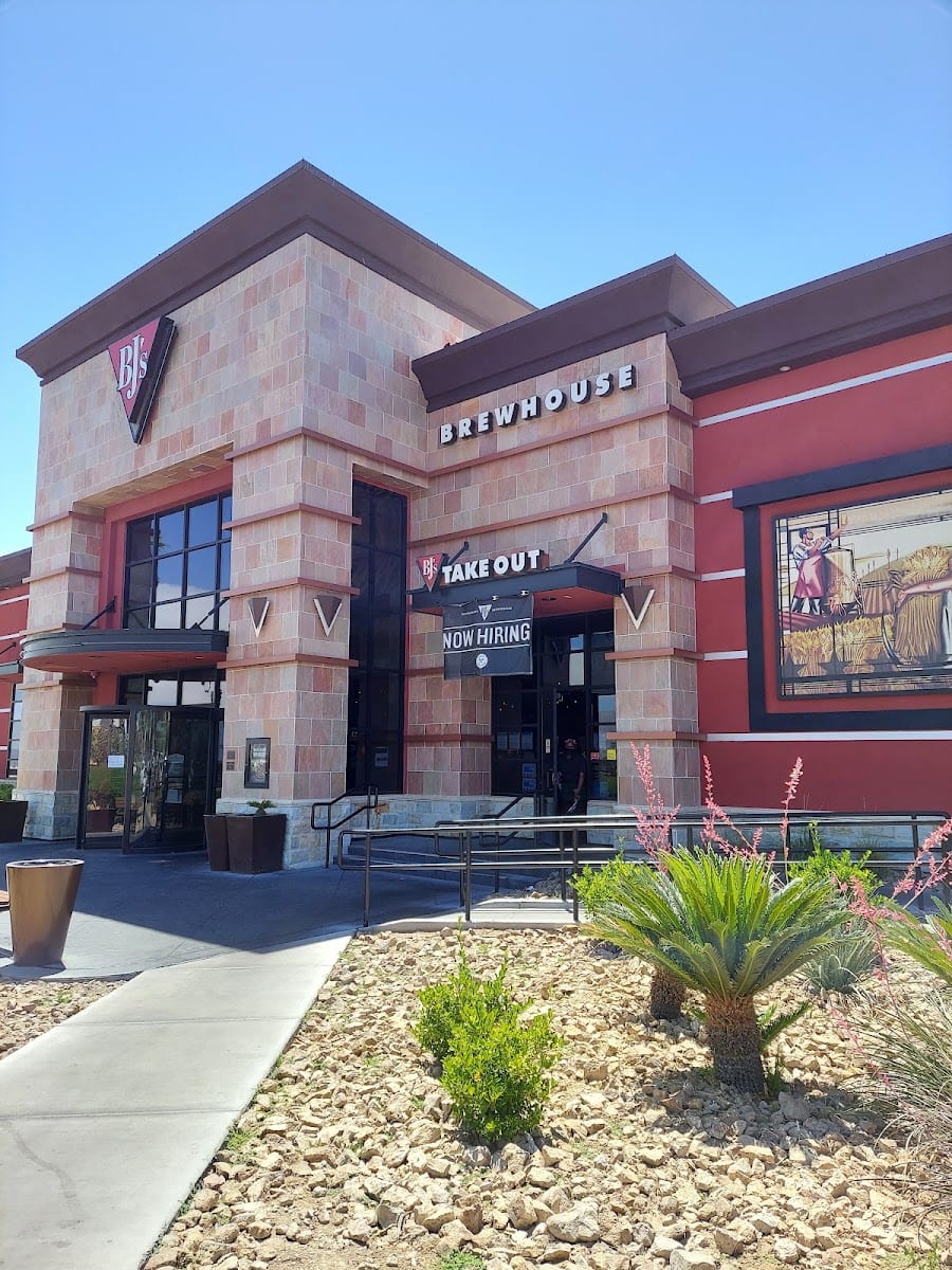 BJ's Restaurant & Brewhouse, photo 2