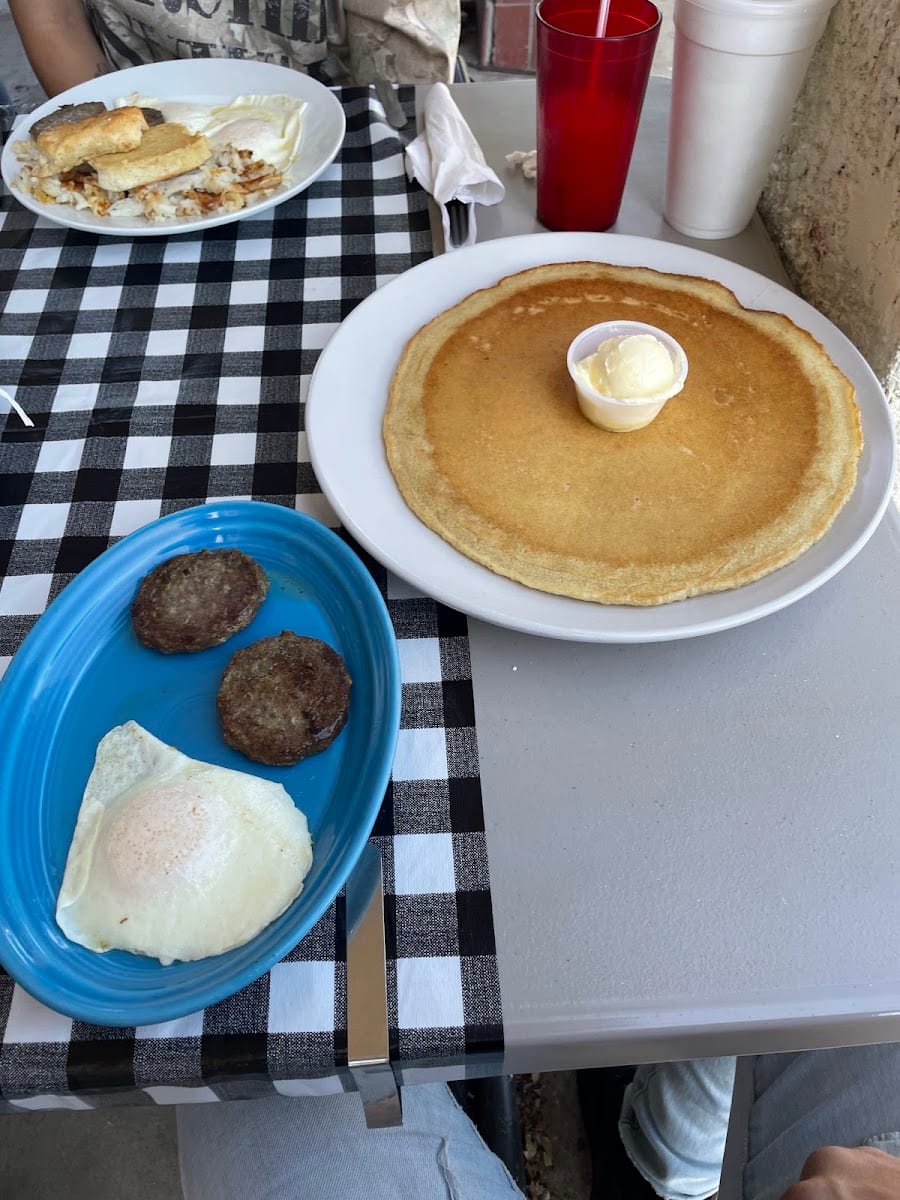 Apple Tree Cafe and Bakery