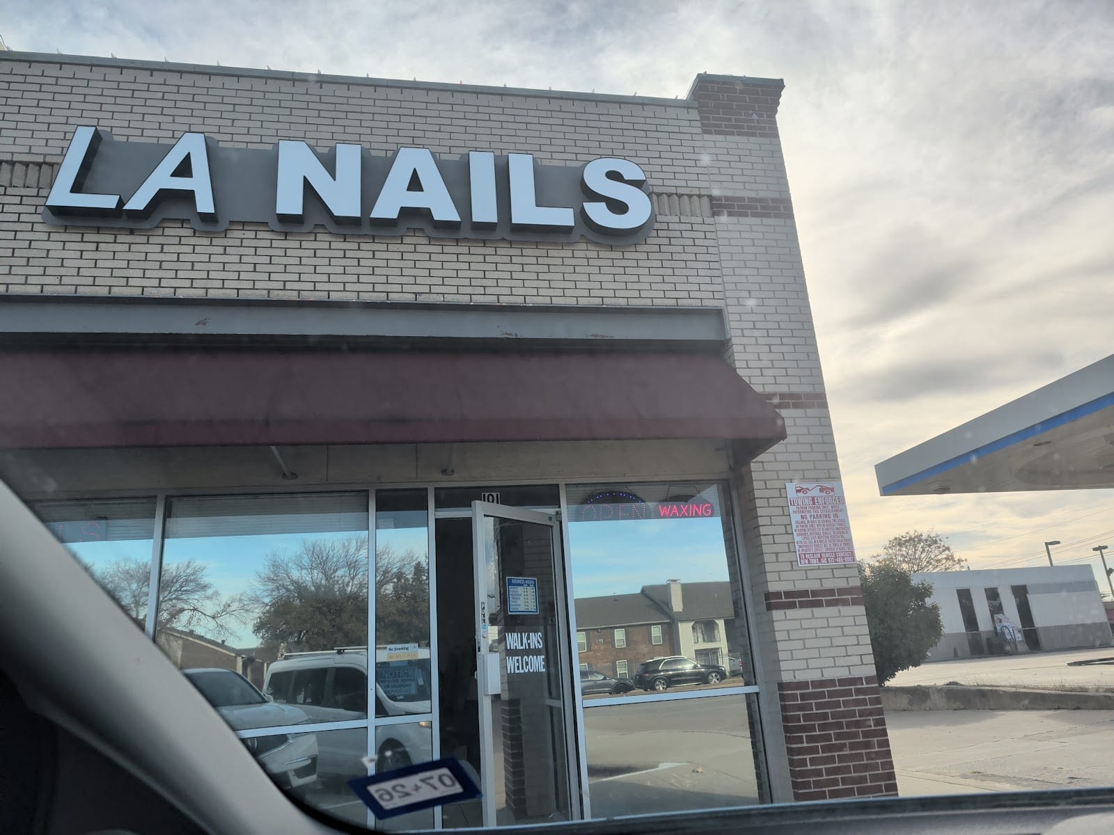 La Nails