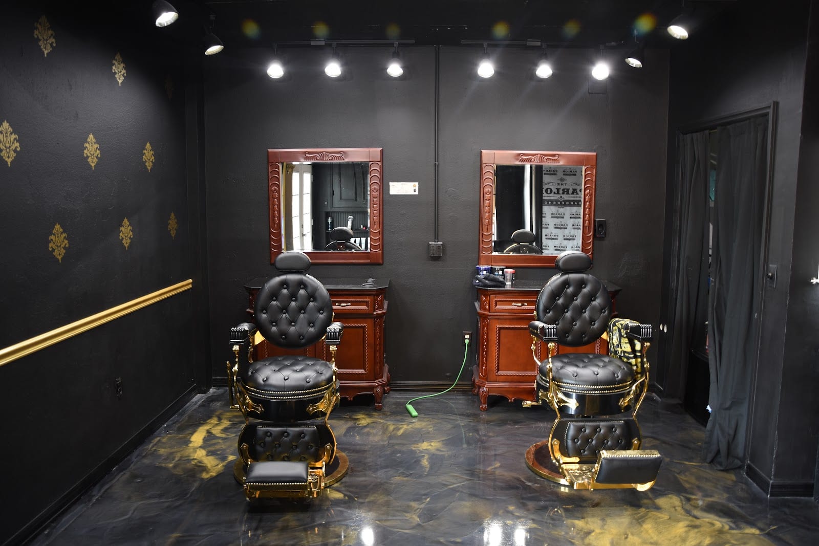 The Parlor, photo 2