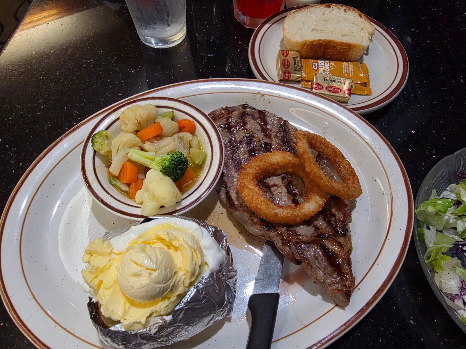 Keno's Sports Bar & Grill