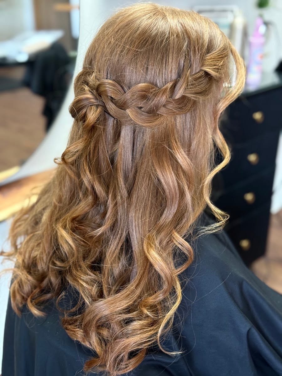 Hair By Hannah Moon (Studio Two 23)