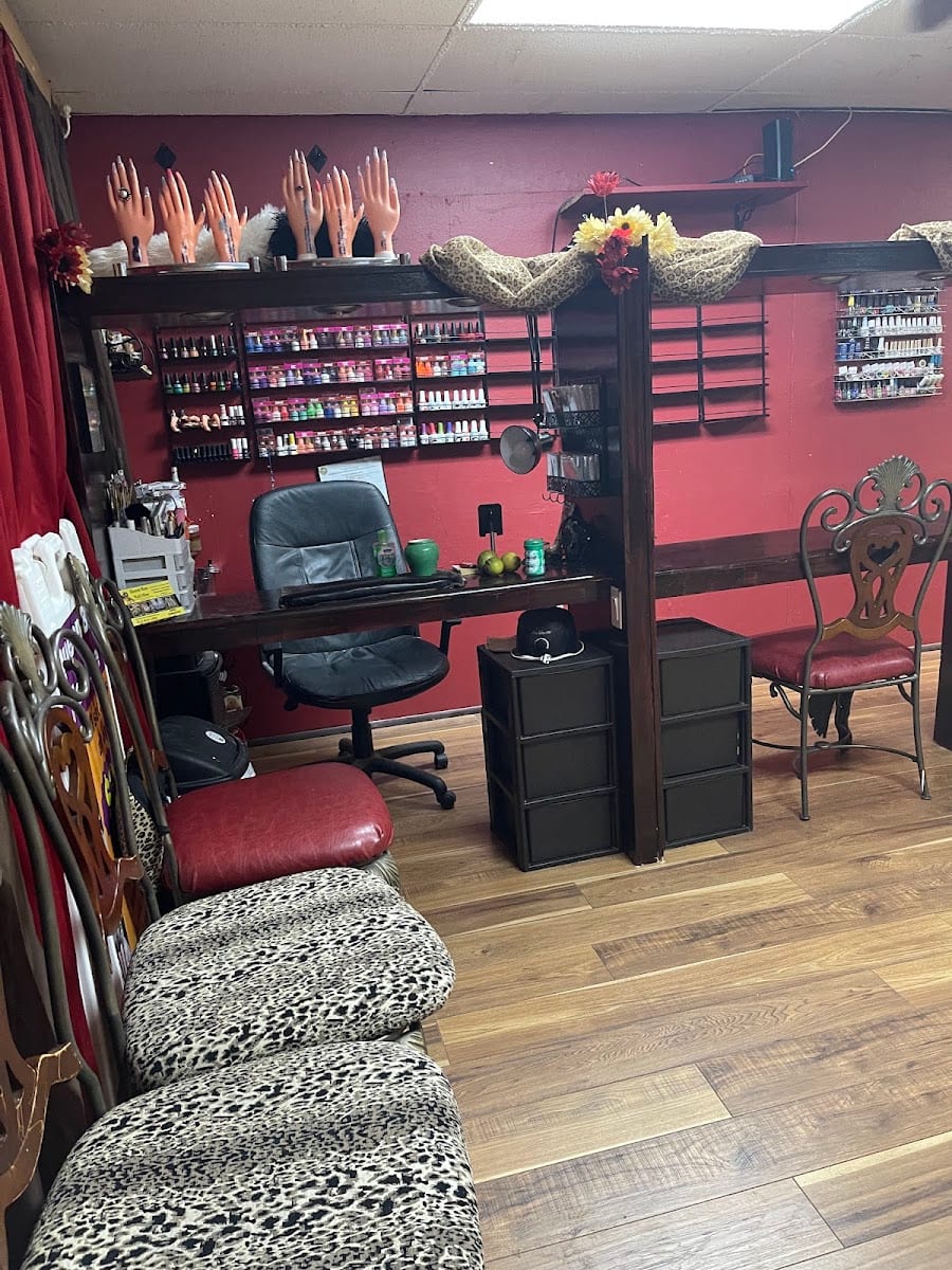 Doll House Of Tampa Hair & Nail Beauty Bar