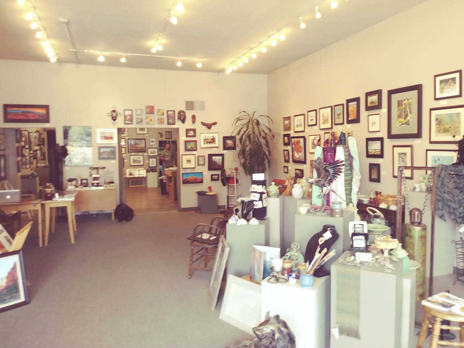 Artisans Art Gallery, photo 3
