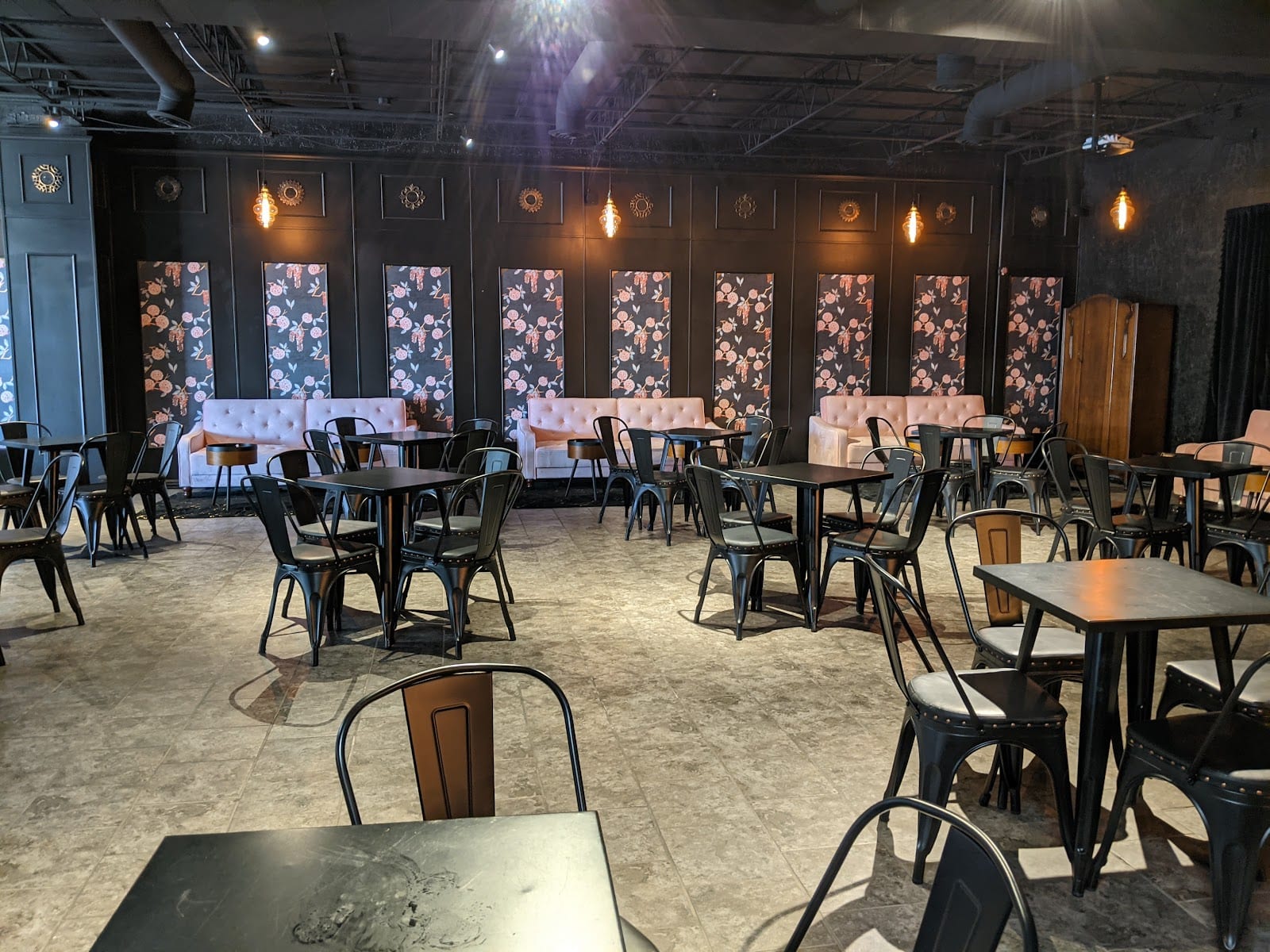 Bodine's Cocktail Parlor