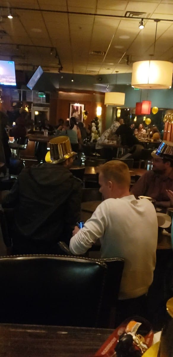 Bar Louie - Pleasant Ridge Town Center, photo 3