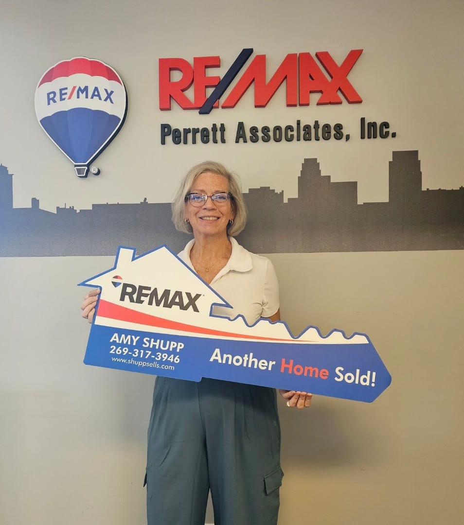 RE/MAX Perrett Associates; Amy Shupp, photo 2