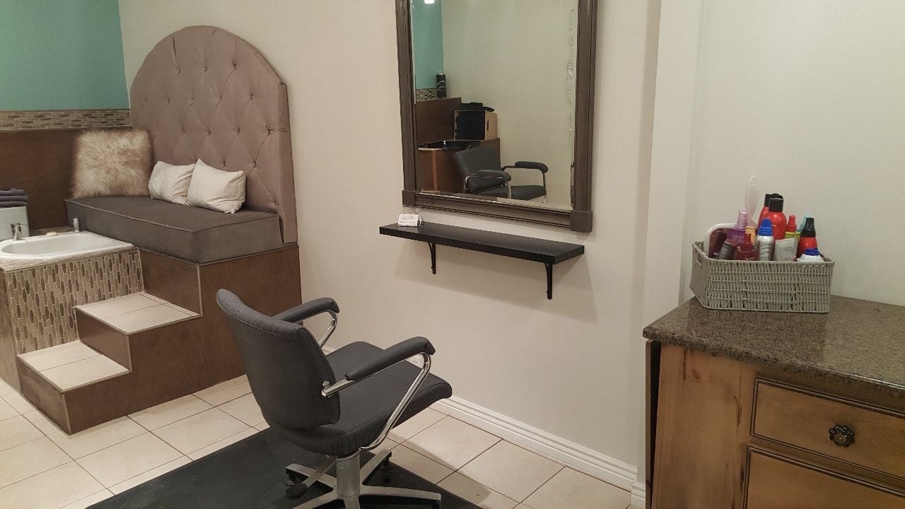 The Beaute' Shoppe by Janalyn, photo 2