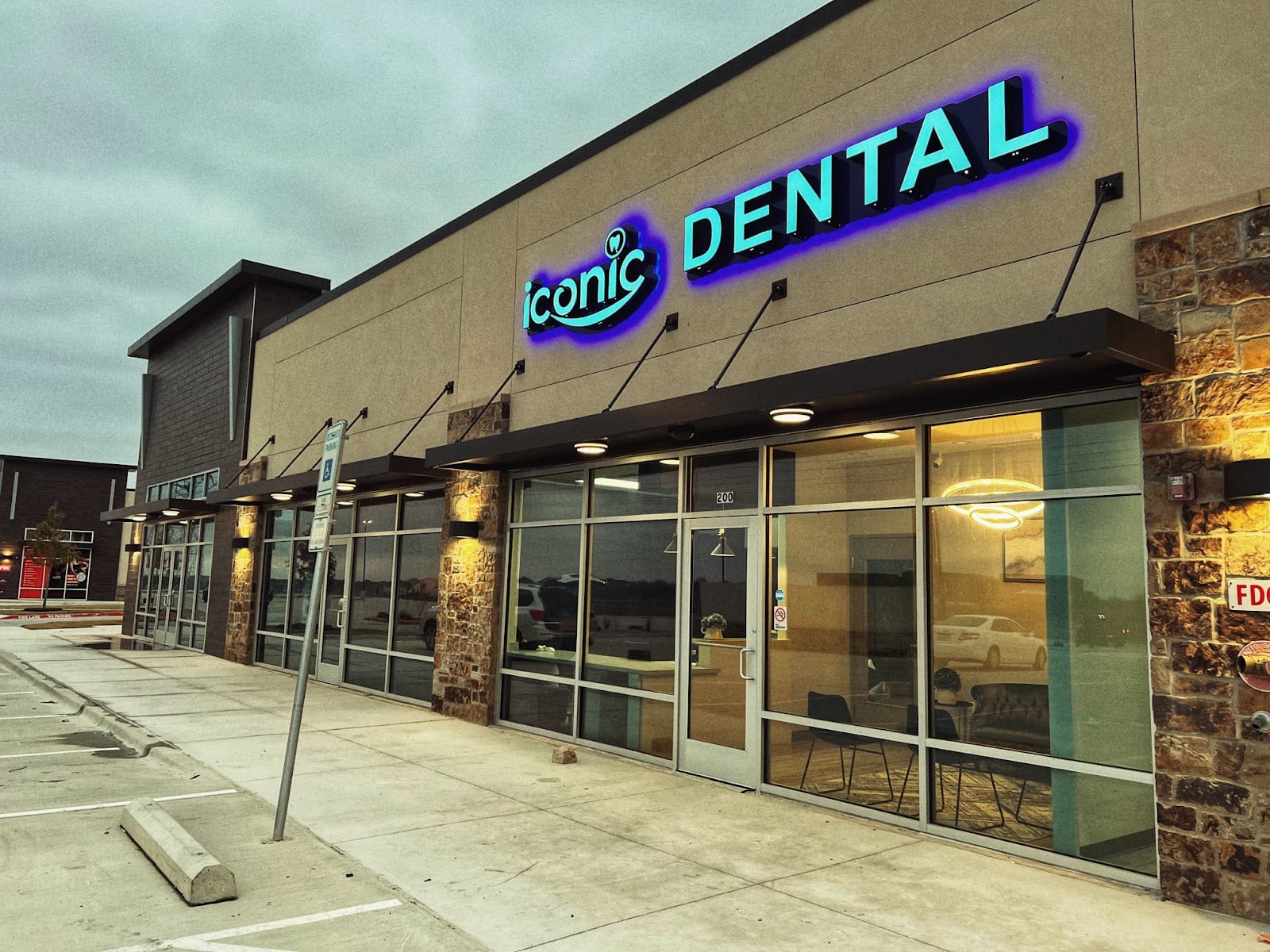 Iconic Dental - Implant and Family Dentistry